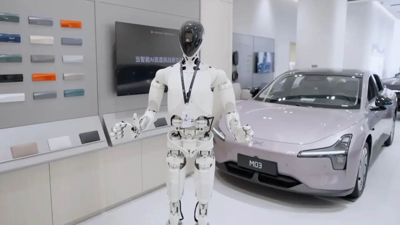 Bukan Cuma Bikin Mobil Listrik, BYD Resmi Perkenalkan Robot Manusia Pertamanya